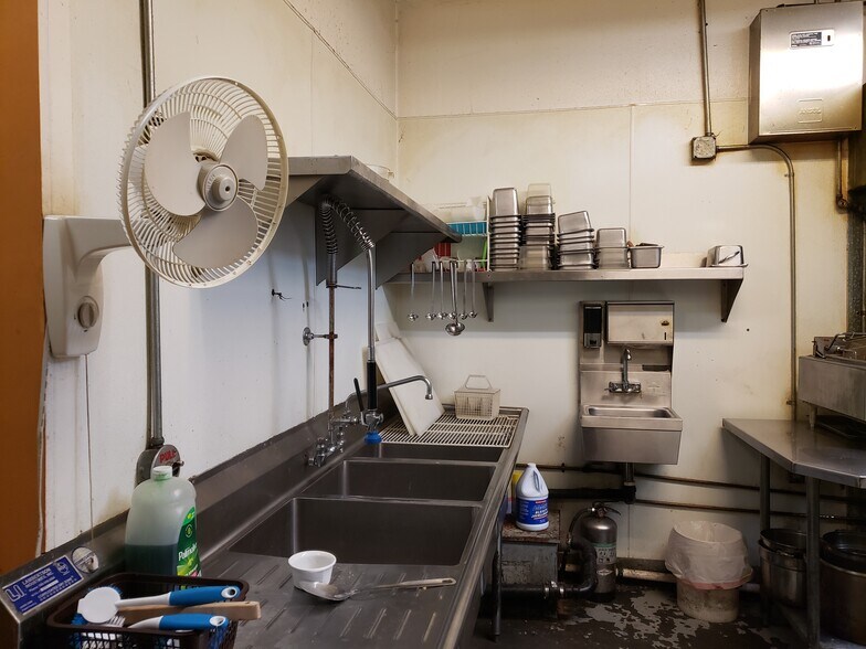 More Photos Of 1700 S Main St, Willits Unknown For Lease