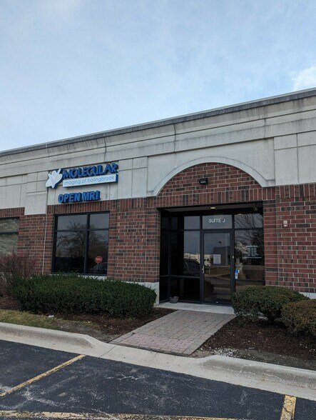 More Photos Of 215 Remington Blvd, Bolingbrook Medical For Lease