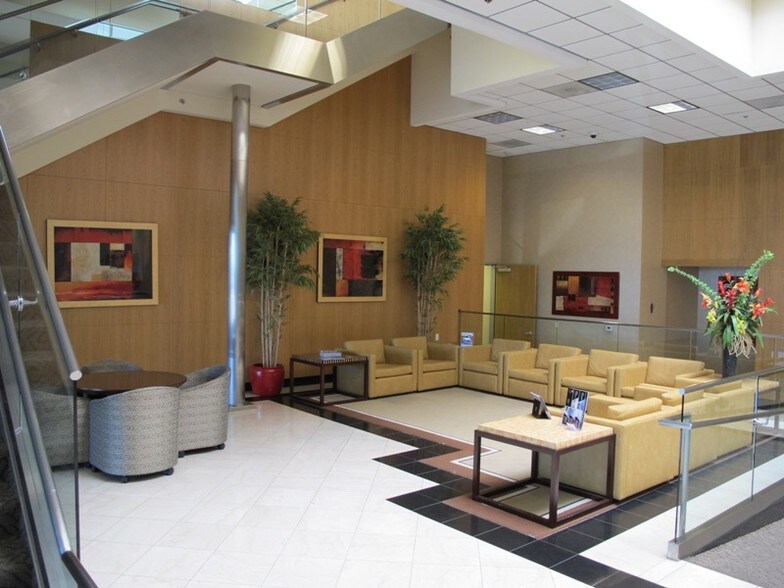 More Photos Of 2100 Palomar Airport Rd, Carlsbad Airplane Hangar For Sale