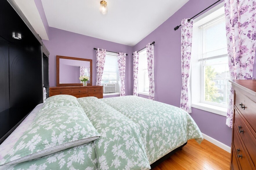 More Photos Of 33 Olympia Blvd, Staten Island Storefront Retail Residential For Sale