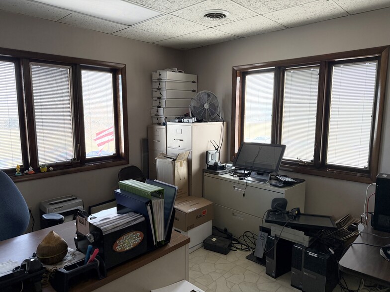More Photos Of 2705 S Pleasant Valley Rd, Winchester Distribution For Lease