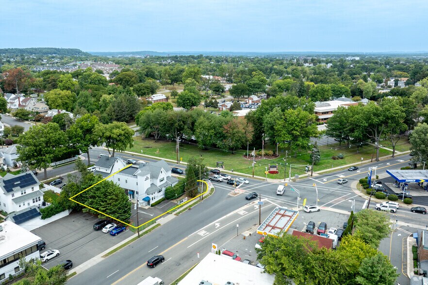 More Photos Of 914 Clifton Ave, Clifton Medical For Sale