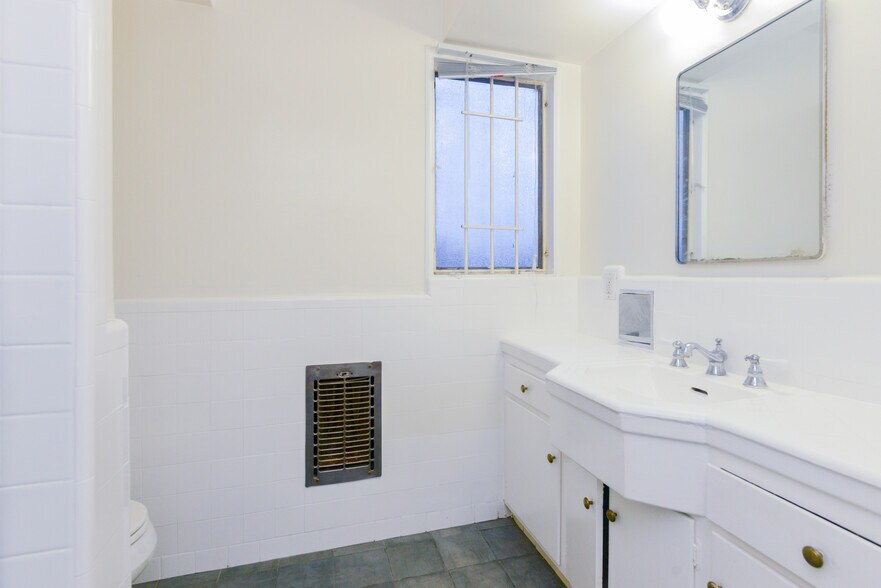 More Photos Of 3520-3530 W 5th St, Los Angeles Apartments For Sale