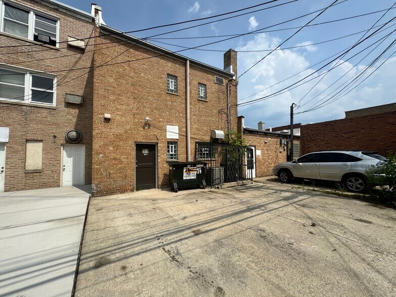 More Photos Of 5816 N Lincoln Ave, Chicago Storefront Retail Office For Sale