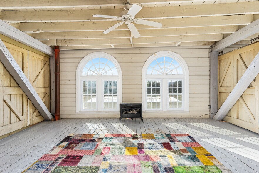 More Photos Of 705-707 Cherry Aly, Hudson Warehouse For Lease