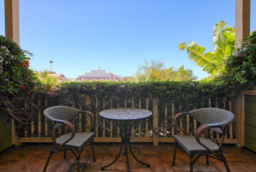 More Photos Of 95 S Ocean Ave, Cayucos Hospitality For Sale
