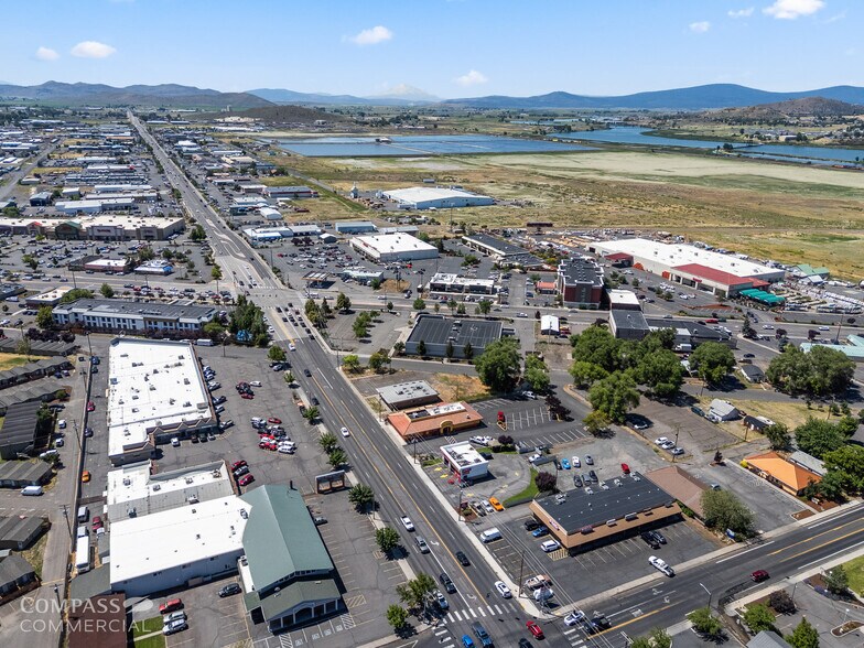 More Photos Of 2521 S 6th St, Klamath Falls General Retail For Sale