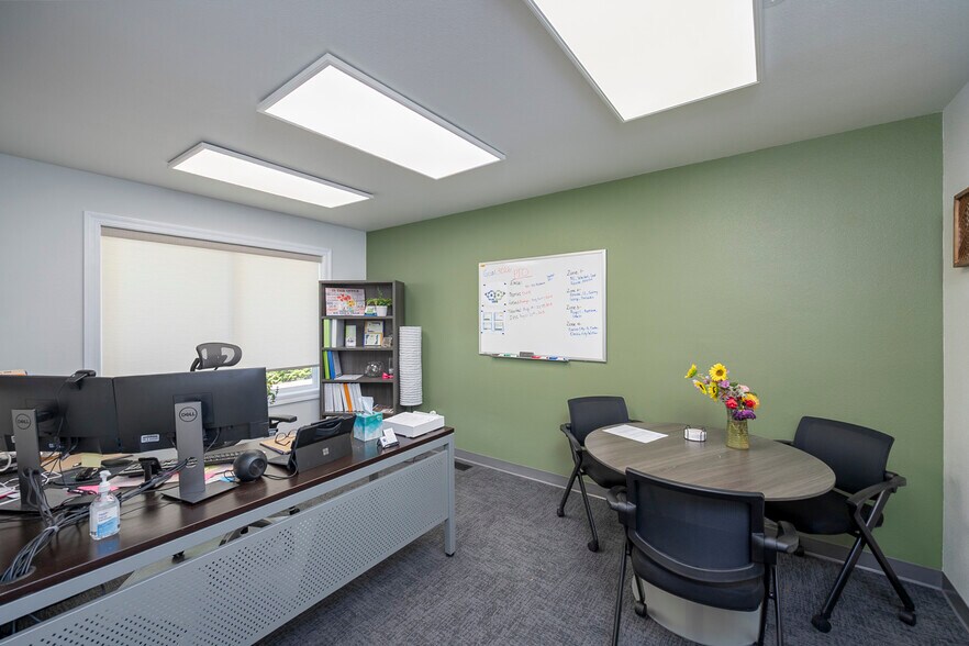 More Photos Of 830 Sharon Ave E, Moses Lake Office For Sale