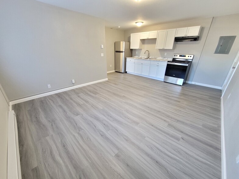 More Photos Of 1351 Iowa Ave SE, Huron Apartments For Sale