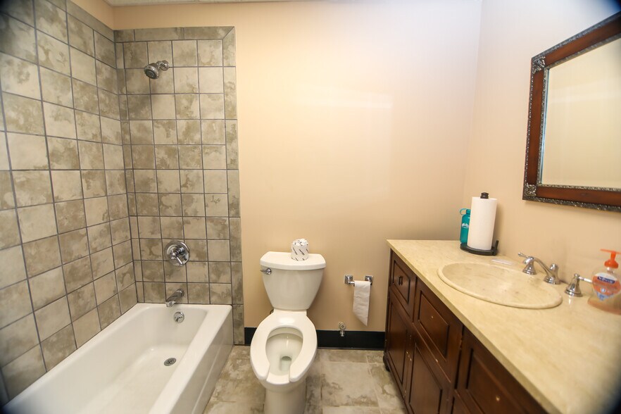 More Photos Of 8 Revolutionary Rd, Ossining Medical For Lease