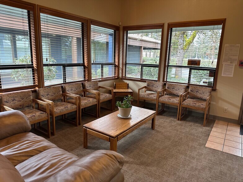 More Photos Of 14818 Pacific Ave S, Tacoma Medical For Sale