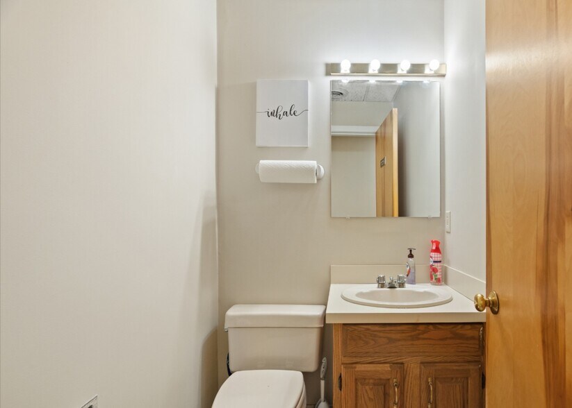 More Photos Of 871 Turnpike St, North Andover Office For Lease