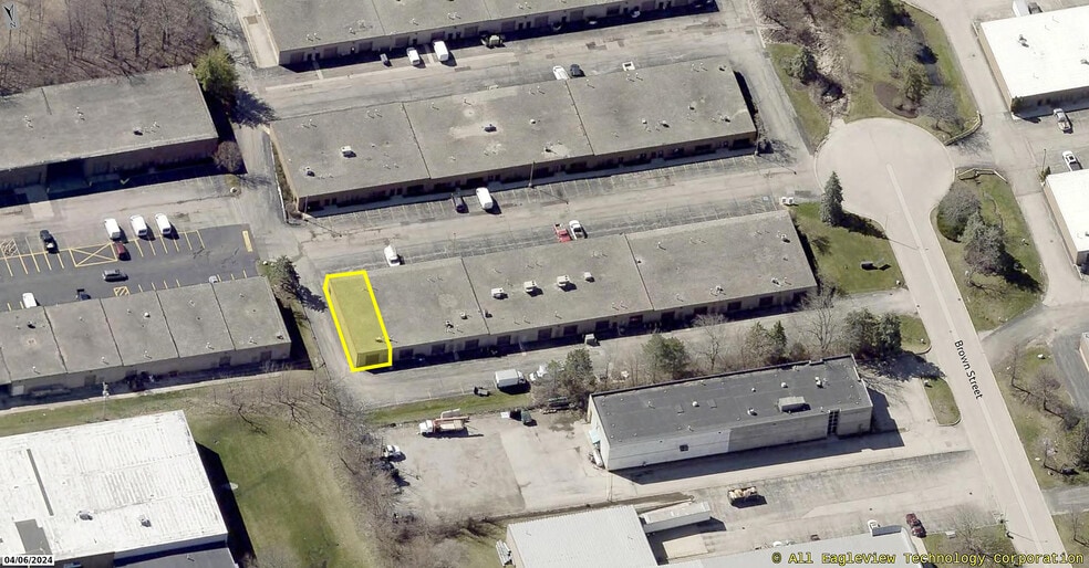 More Photos Of 1000 Brown St, Wauconda Warehouse For Sale