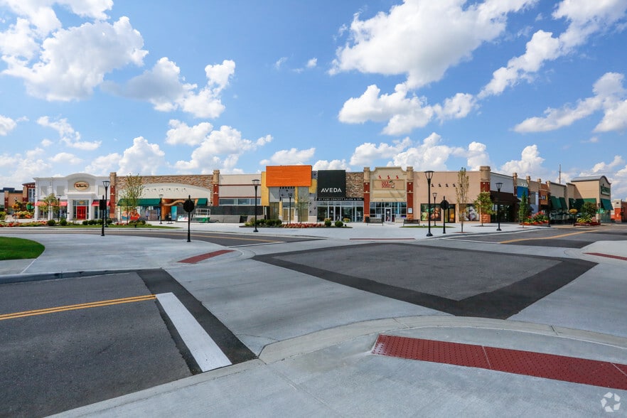 More Photos Of 5515-5805 Deerfield Blvd, Mason Storefront For Lease