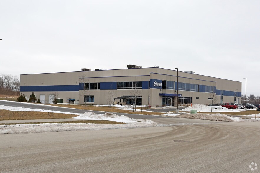 More Photos Of 155 W Dewey Dr, Mukwonago Manufacturing For Sale
