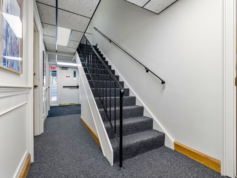 More Photos Of 805 High St, Westwood Medical For Lease