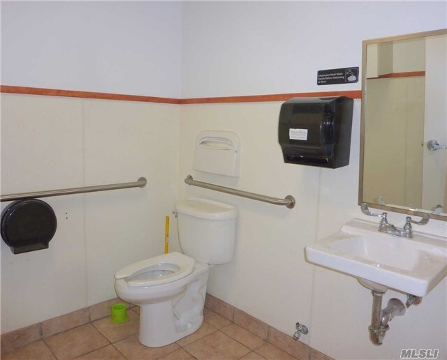 More Photos Of 165-167 E Park Ave, Long Beach Storefront Retail Office For Sale