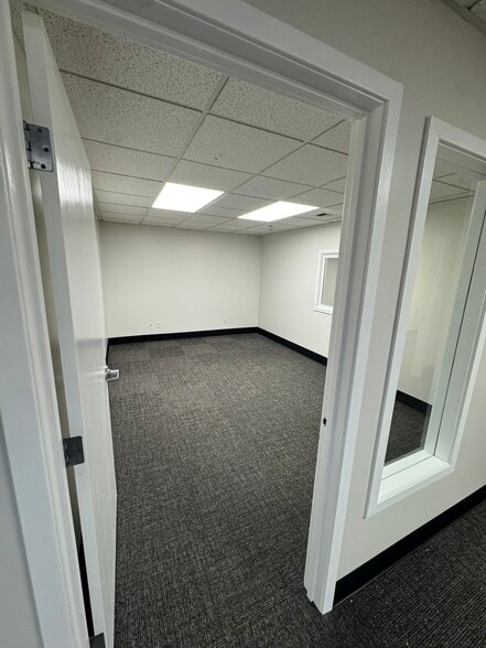 More Photos Of 3077 20th St E, Fife Warehouse For Lease