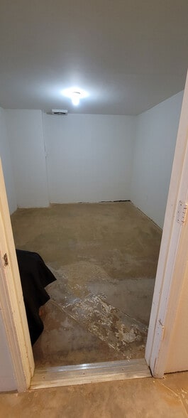 More Photos Of 161-191 W 4th St, Pomona Restaurant For Lease