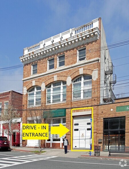 More Photos Of 690 Saw Mill River Rd, Ardsley Storefront Retail Residential For Lease