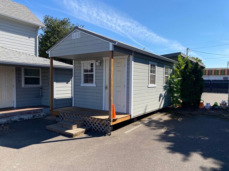 More Photos Of 1625 12th St SE, Salem Office Residential For Sale