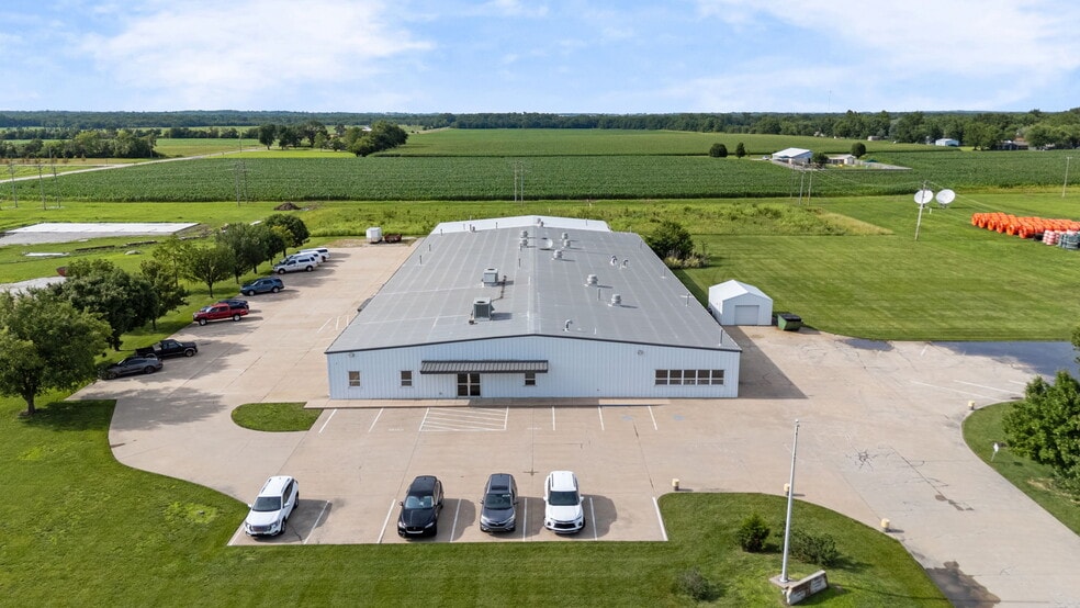 More Photos Of 900 W Miller Rd, Iola Manufacturing For Sale