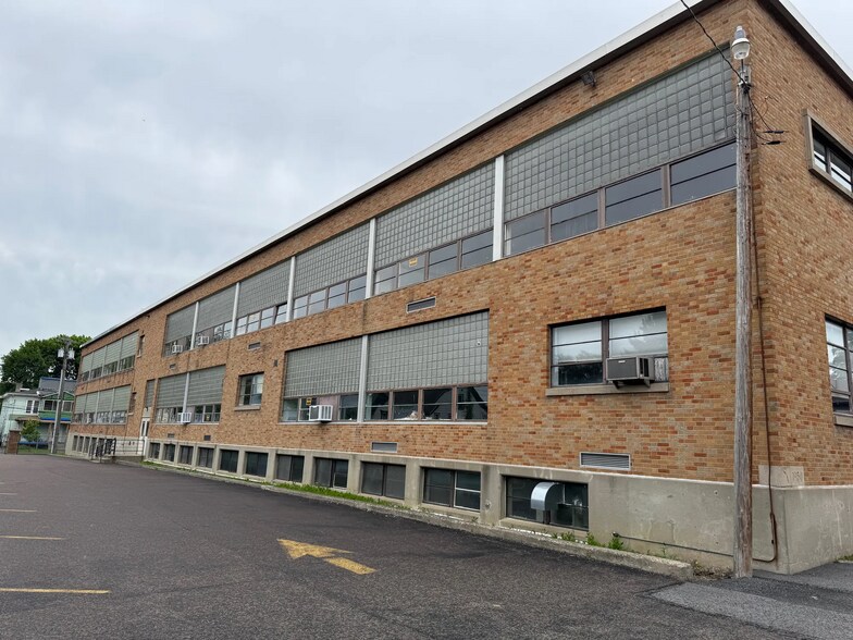 More Photos Of 89 E Genesee St, Auburn Flex For Sale