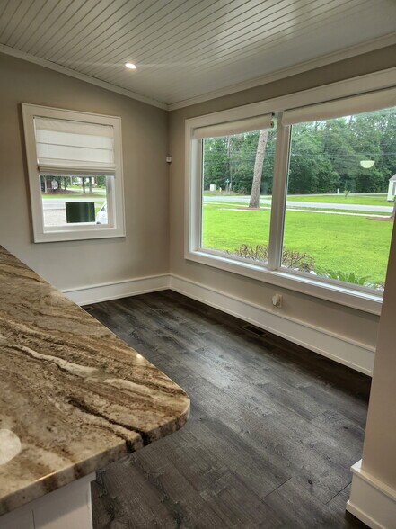 More Photos Of 314 W 4th North St, Summerville Office For Sale