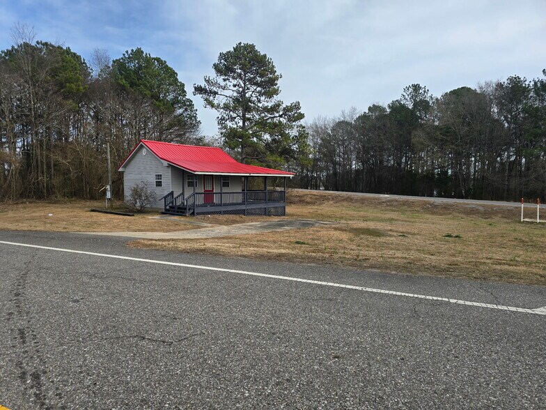 Primary Photo Of 30 Vanick Rd rd, Riverside General Retail For Lease