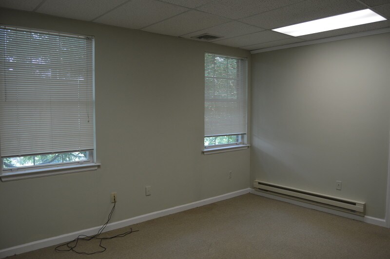 More Photos Of 1-8 Manor Dr, Hampton Medical For Sale