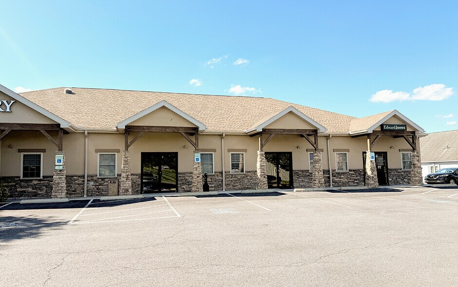 More Photos Of 8 Tristan Dr, Dillsburg Office For Lease
