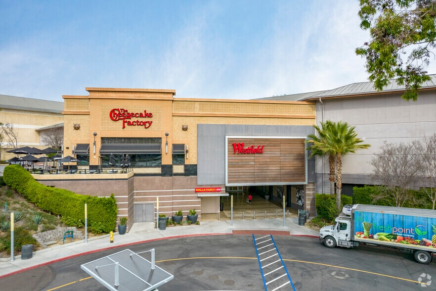More Photos Of 200-272 E Via Rancho Pky, Escondido General Retail For Sale