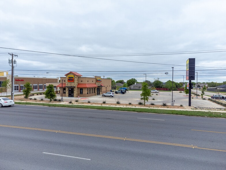 More Photos Of 3201 W Stan Schlueter Loop, Killeen General Retail For Sale