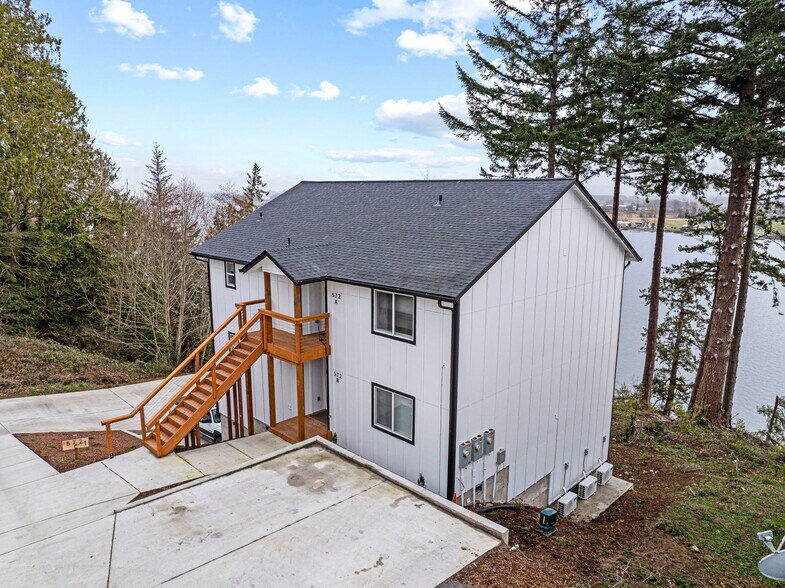 More Photos Of 572 Columbia St, Cathlamet Apartments For Sale