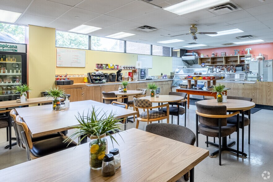 More Photos Of 560 Sylvan Ave, Englewood Cliffs Office For Lease