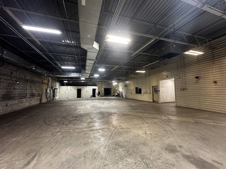 More Photos Of 400-500 Grand Ave, Joplin Office For Lease