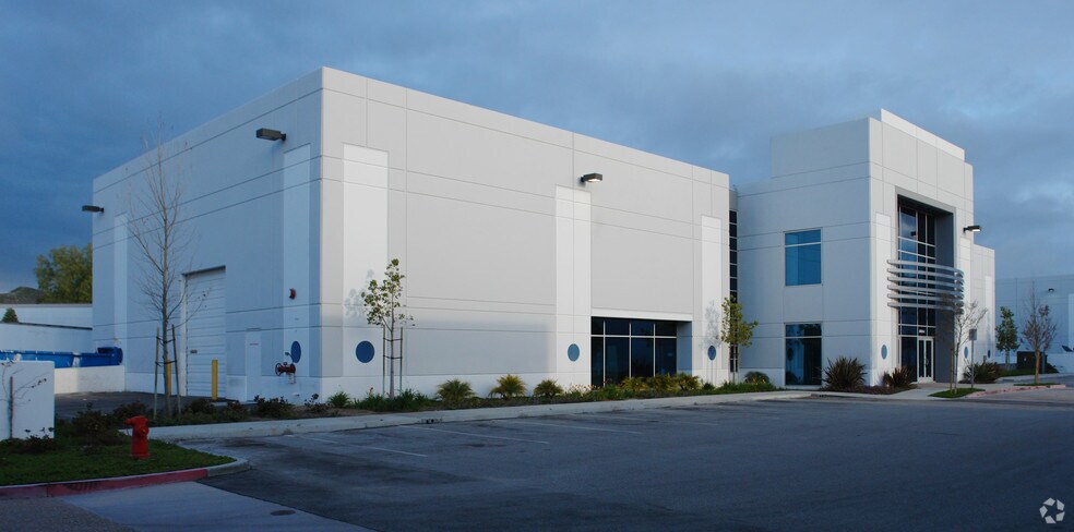 More Photos Of 28034 Industry Dr, Valencia Industrial For Lease