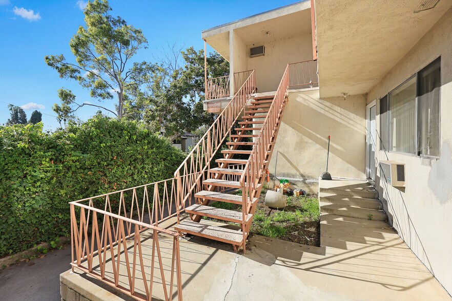 More Photos Of 1651 Golden Gate Ave, Los Angeles Apartments For Sale