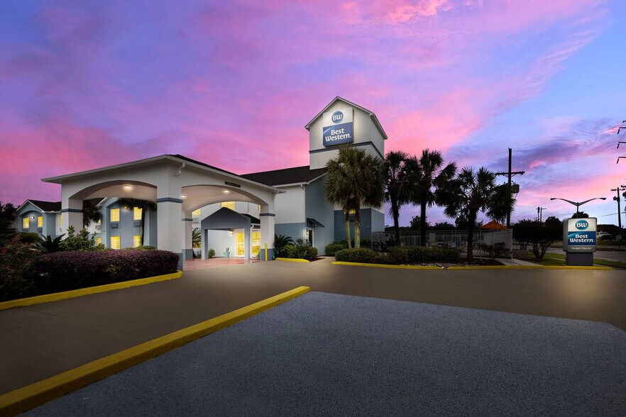 More Photos Of 610 Martin Luther King Jr Blvd, Morgan City Hotel For Sale