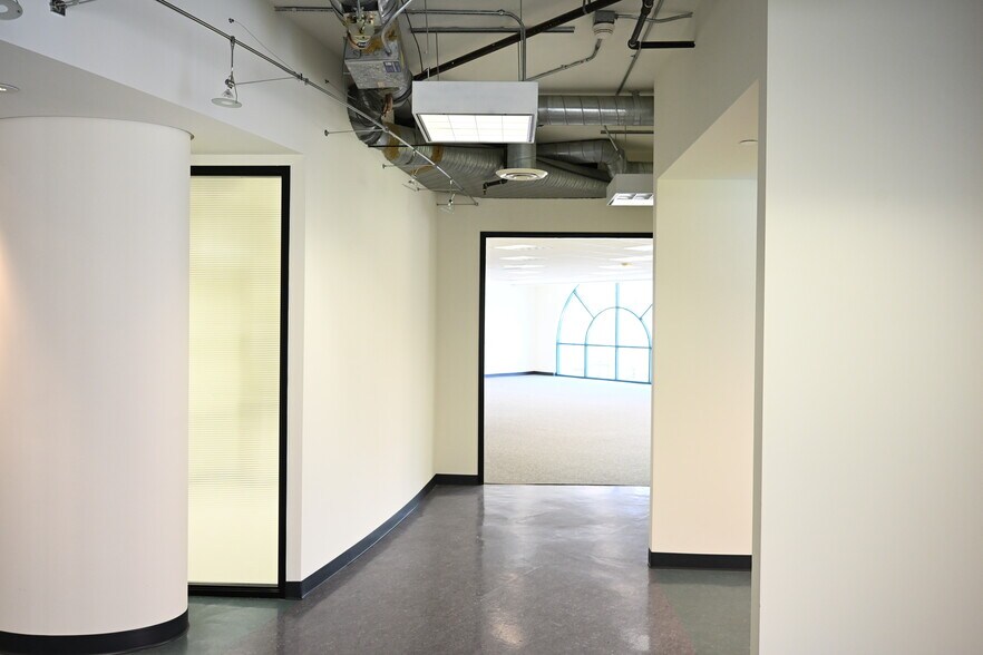 More Photos Of 128-130 N Brand Blvd, Glendale Office For Lease