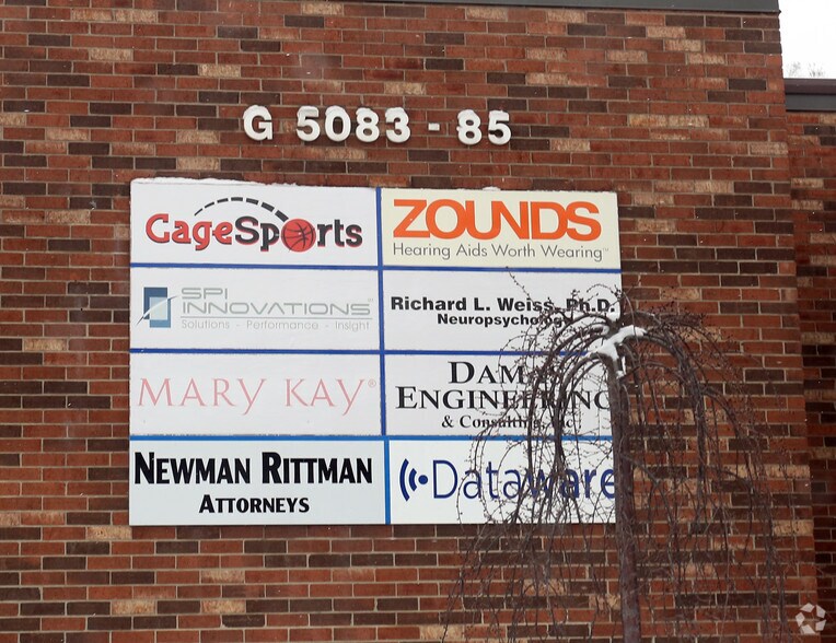 More Photos Of 5083-5085 Miller Rd, Flint Office For Sale