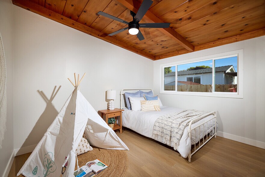 More Photos Of 735 Pine Ave, Carlsbad Multifamily For Sale