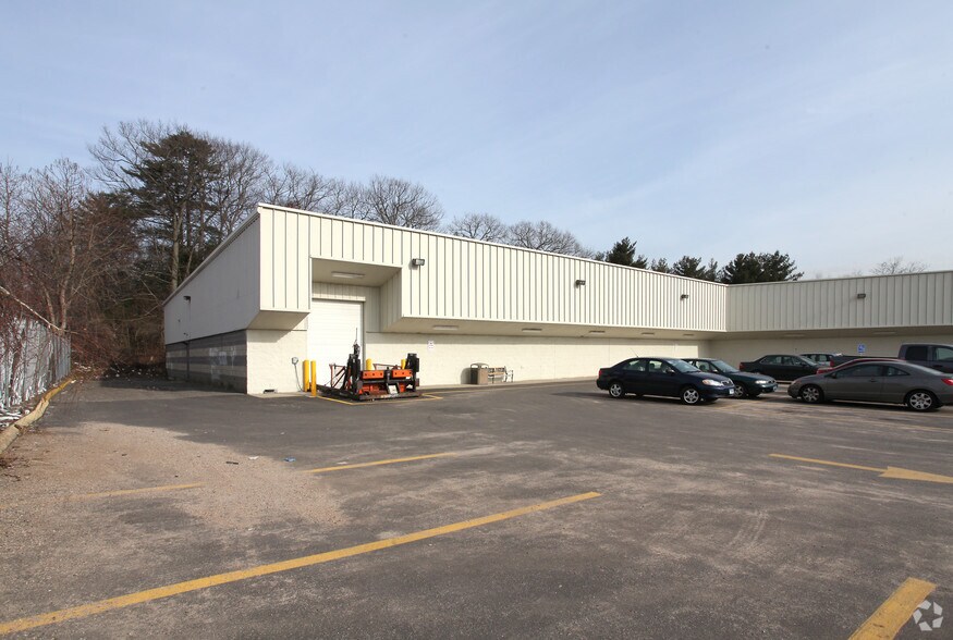 More Photos Of 771 Lakewood Rd, Waterbury Freestanding For Sale