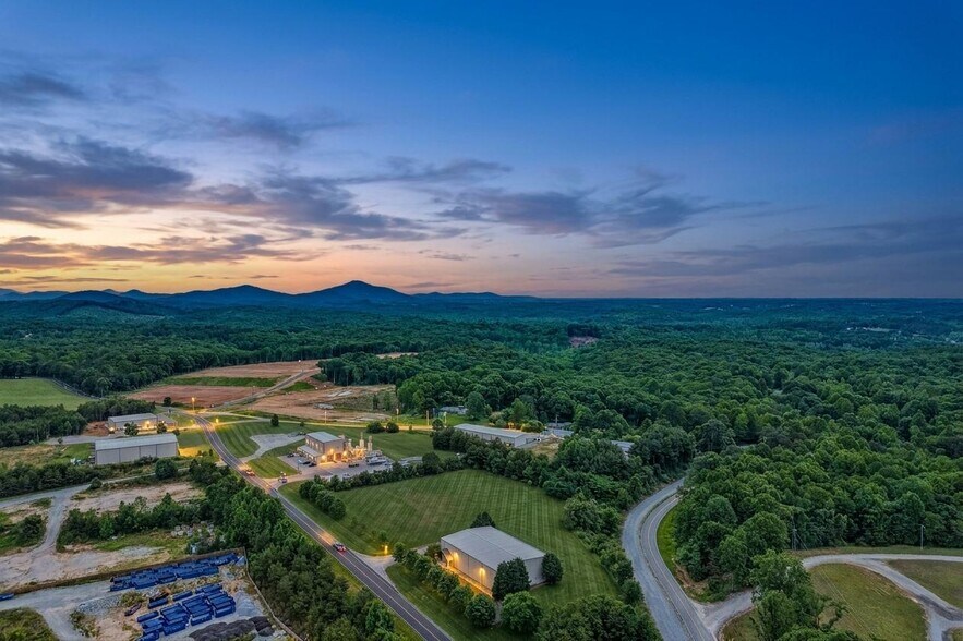 More Photos Of 1972 Red Oak Flats Rd, Dahlonega Warehouse For Sale