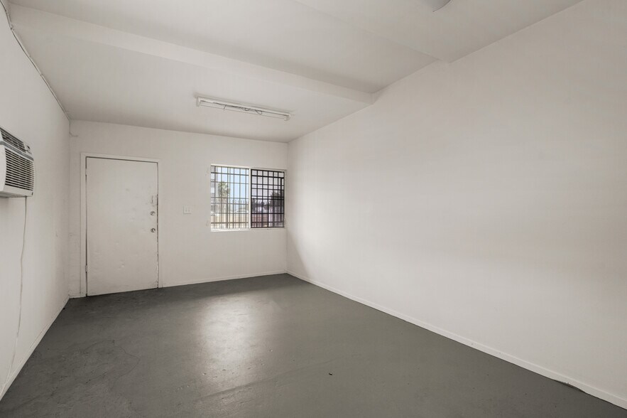 More Photos Of 4863 Telegraph Rd, Los Angeles Manufacturing For Sale