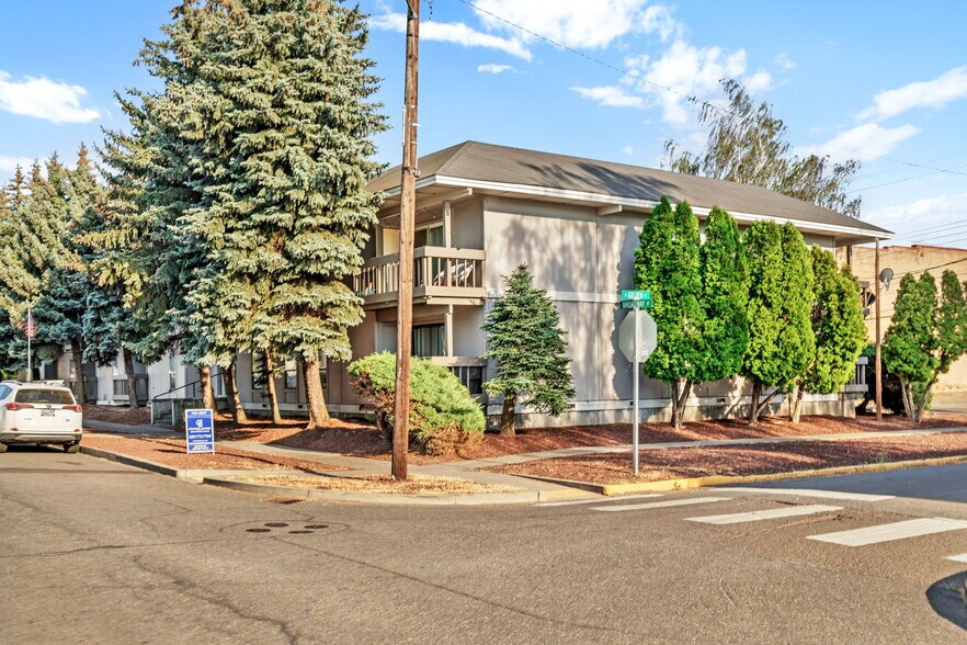 More Photos Of 226 W Broadway St, Goldendale Apartments For Sale