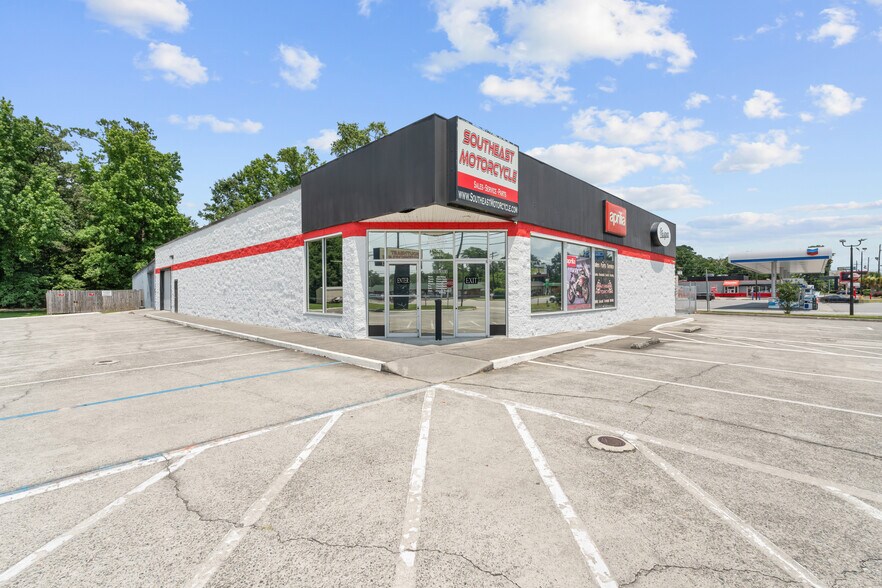 More Photos Of 4828 Augusta Rd, Garden City Freestanding For Sale