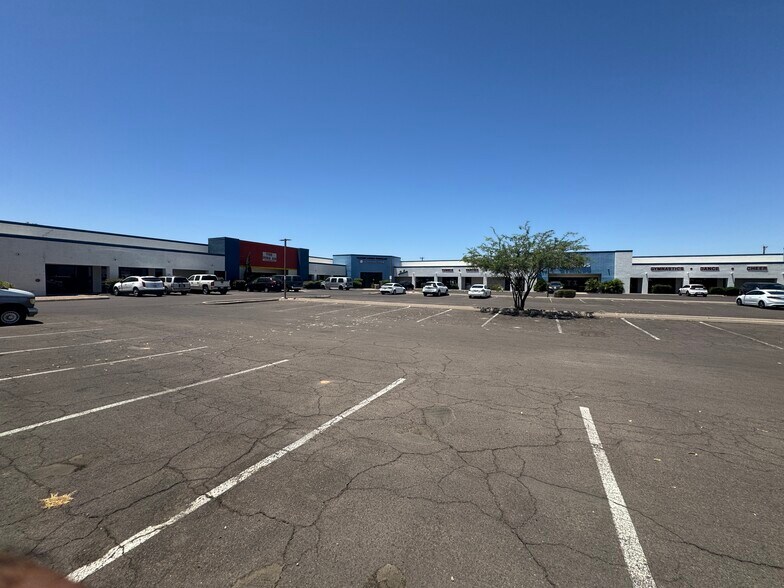 More Photos Of 116 N Lindsay Rd, Mesa Unknown For Lease