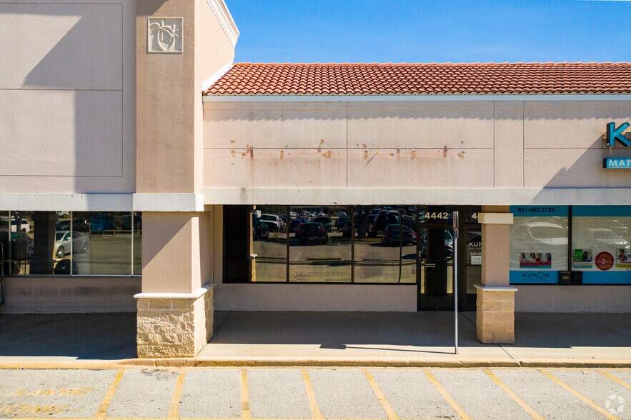 More Photos Of 4400 Bee Ridge Rd, Sarasota Unknown For Lease