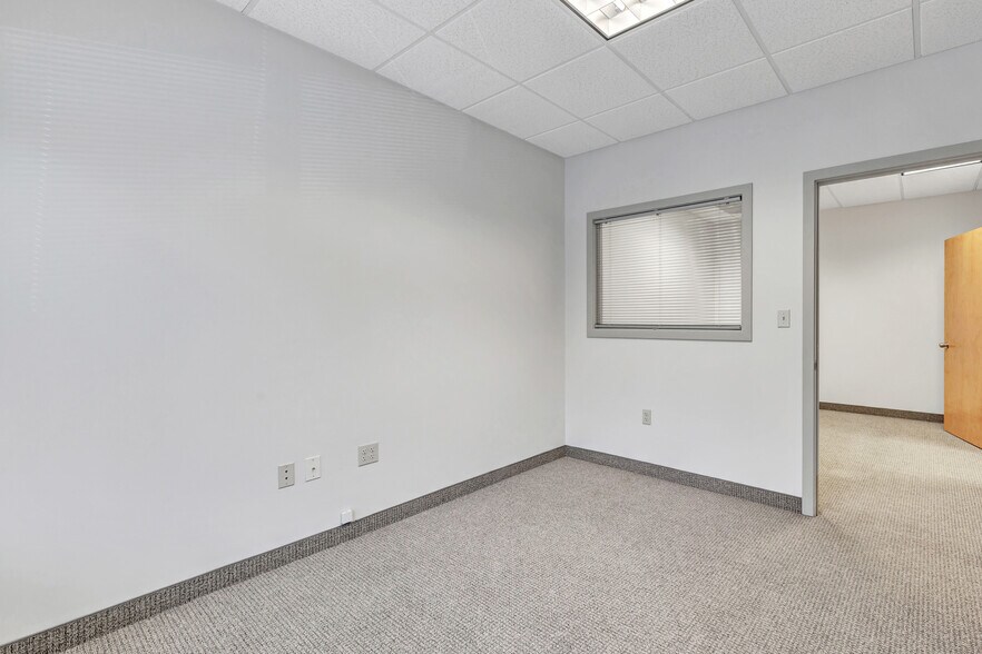 More Photos Of 1449 Old Waterbury Rd, Southbury Office For Sale